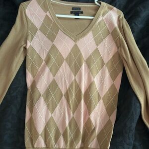 4 Tommy Hilfiger sweaters
